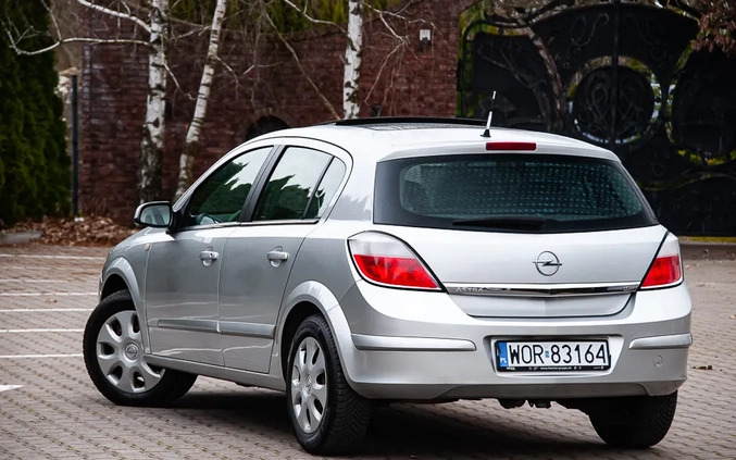 Opel Astra cena 12600 przebieg: 260000, rok produkcji 2005 z Złocieniec małe 497